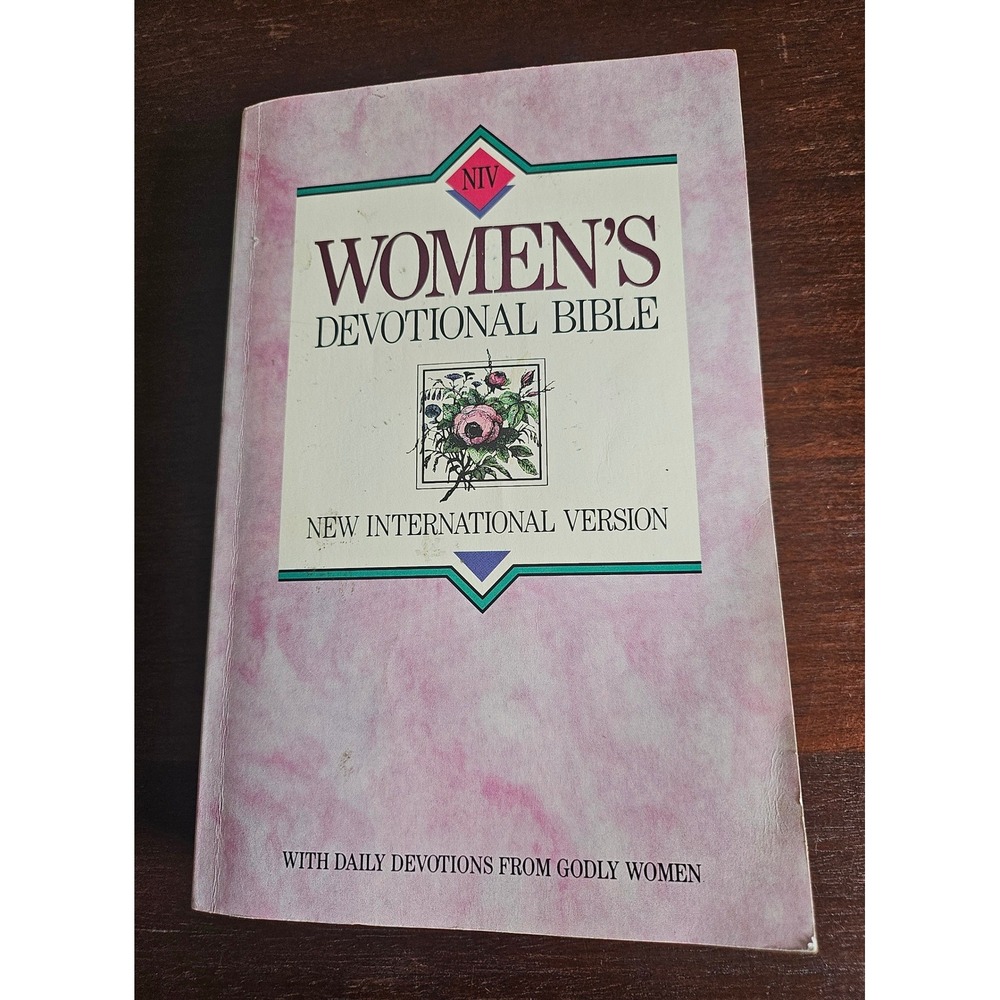 Zondervan NIV Womens Devotional Bible Womens Pink Marble Paperback Devotion